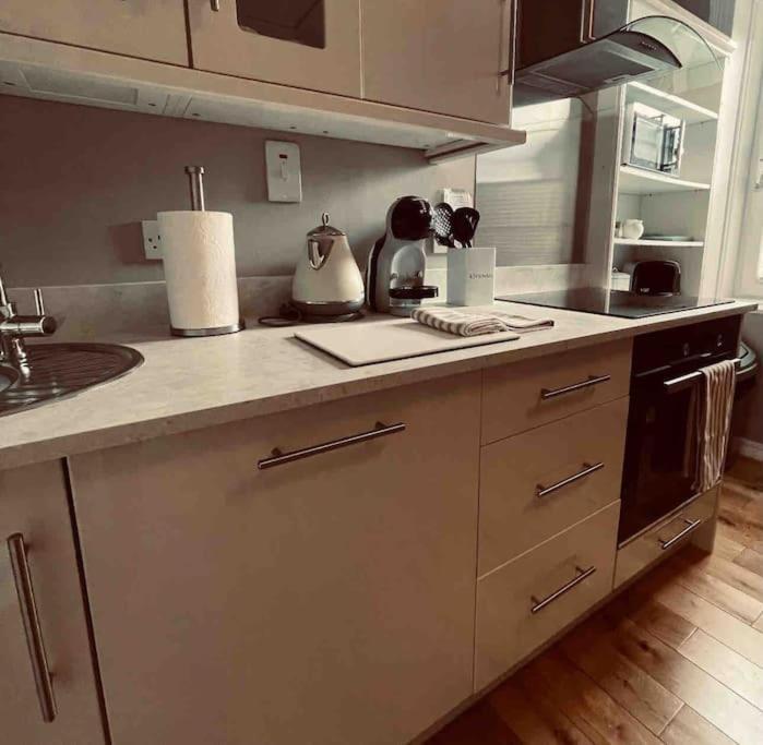 Вилла Beautiful House In Town Килларни Экстерьер фото