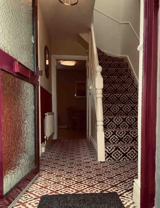 Вилла Beautiful House In Town Килларни Экстерьер фото